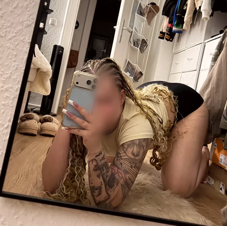 Melanie, 30
