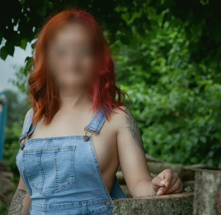 Paula, 33